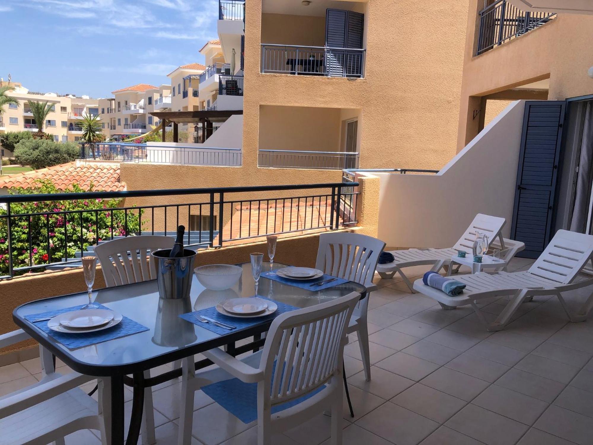 Kings Palace - Stylish 2 Bed Apartment With Sea Views Paphos Buitenkant foto